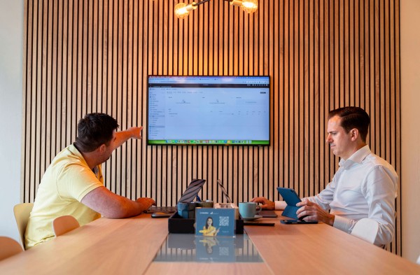 Waarom voelt de communicatie met je softwarebouwer vaak als een taalbarrière?